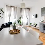 Big And Beautiful Apartment - S9