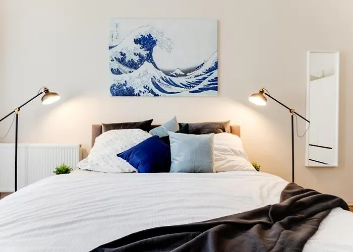 Big And Beautiful Apartment - S9